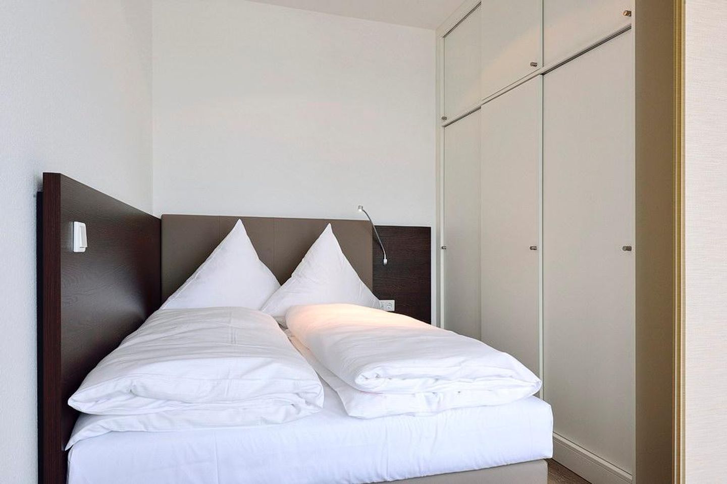 Aparthotel Anna Düne Aparthotel Anna Düne 2-35 Wangerooge - Wohn/ Essbereich mit Esstisch