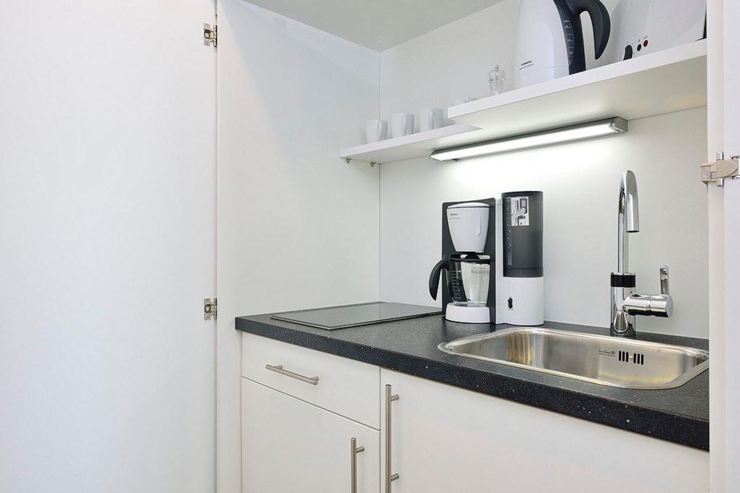 Aparthotel Anna Düne Aparthotel Anna Düne 2-37 Wangerooge - Wohn/ Essbereich mit Küchenzeile