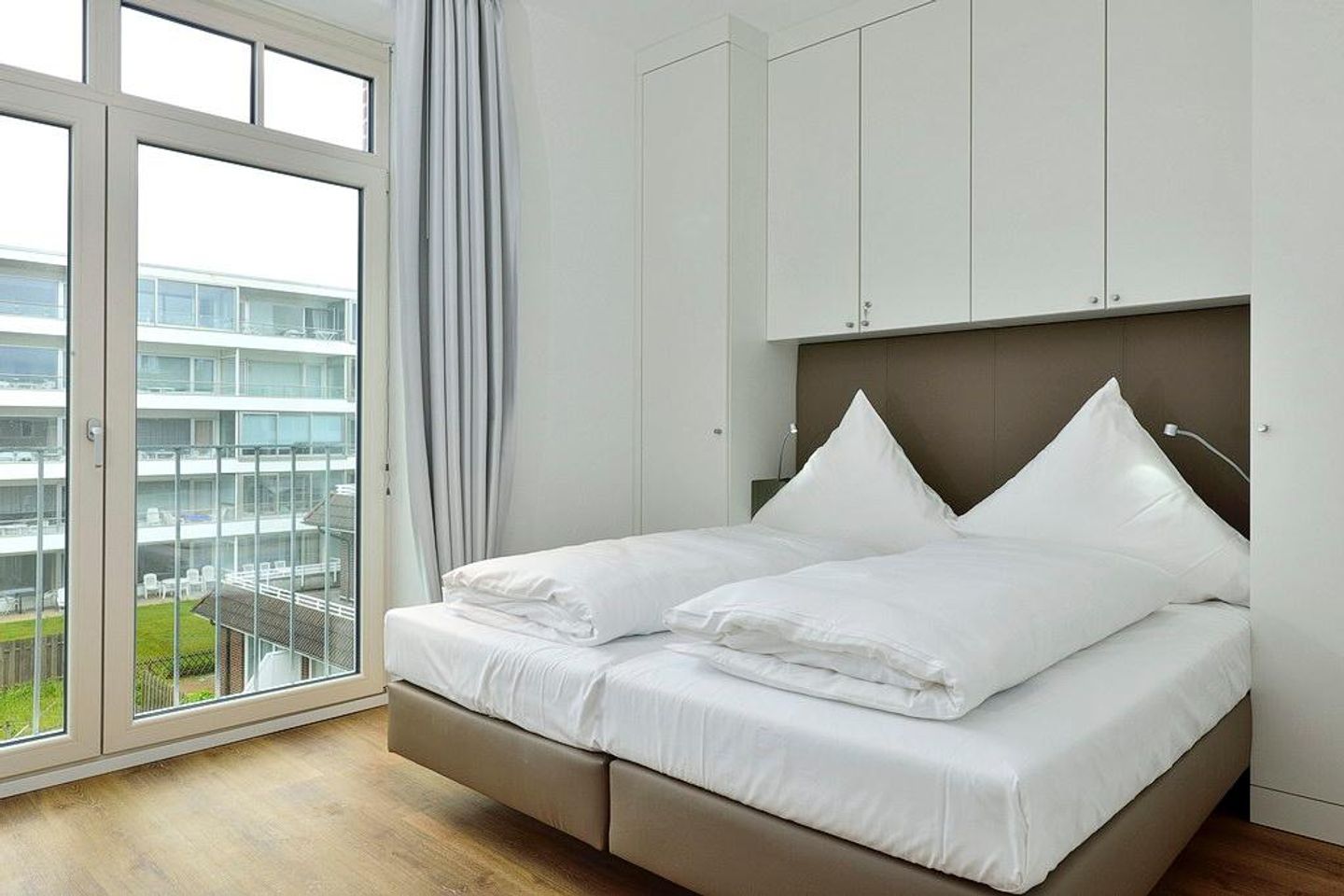 Aparthotel Anna Düne Aparthotel Anna Düne 2-38 Wangerooge - Schlafbereich mit Doppelbett