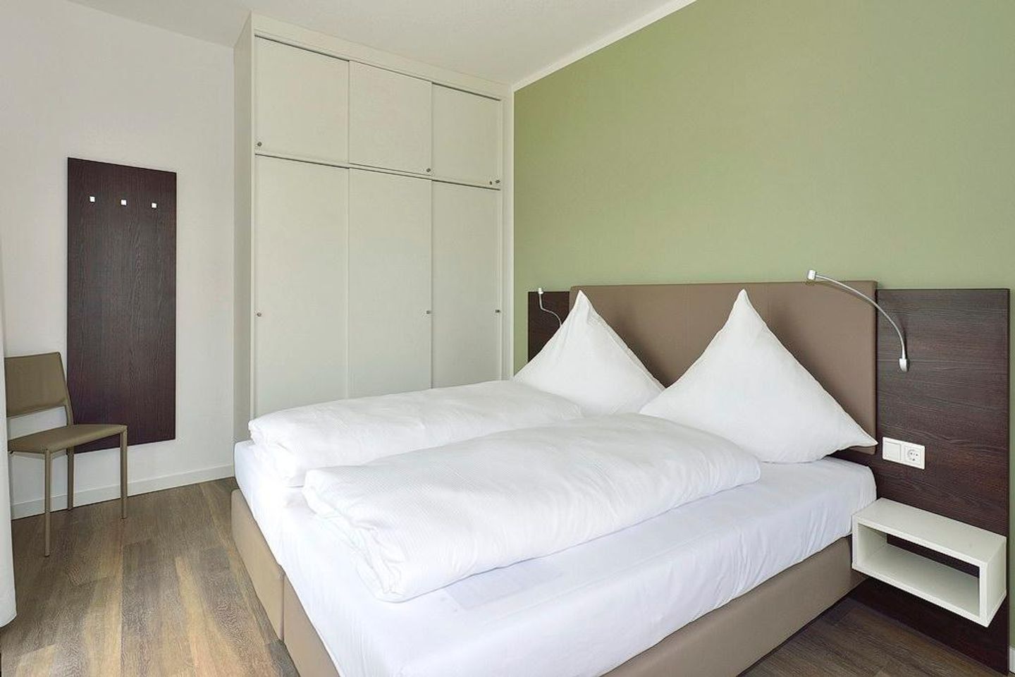 Aparthotel Anna Düne Aparthotel Anna Düne 2-39 Wangerooge - Schlafzimmer mit Doppelbett