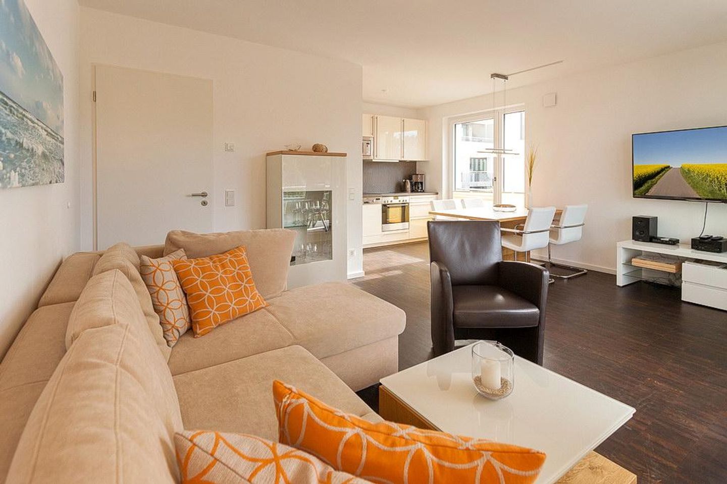 DünenResort Binz DünenResort Binz 121 Rügen - Wohn-Essbereich mit Couch