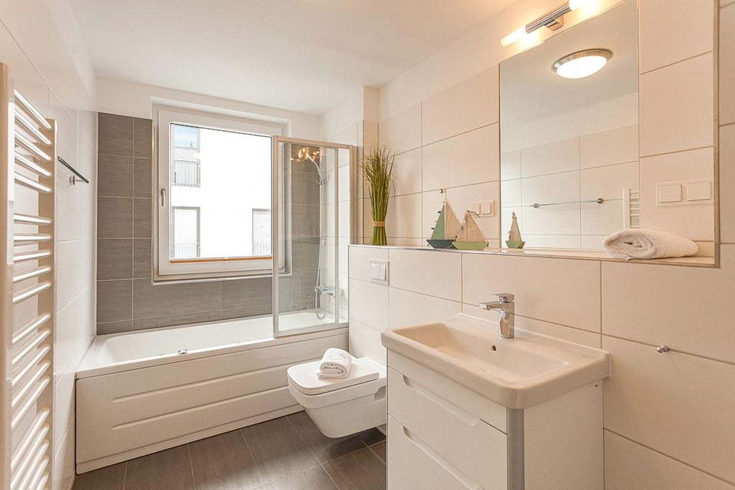 DünenResort Binz DünenResort Binz 121 Rügen - Badezimmer mit Badewanne