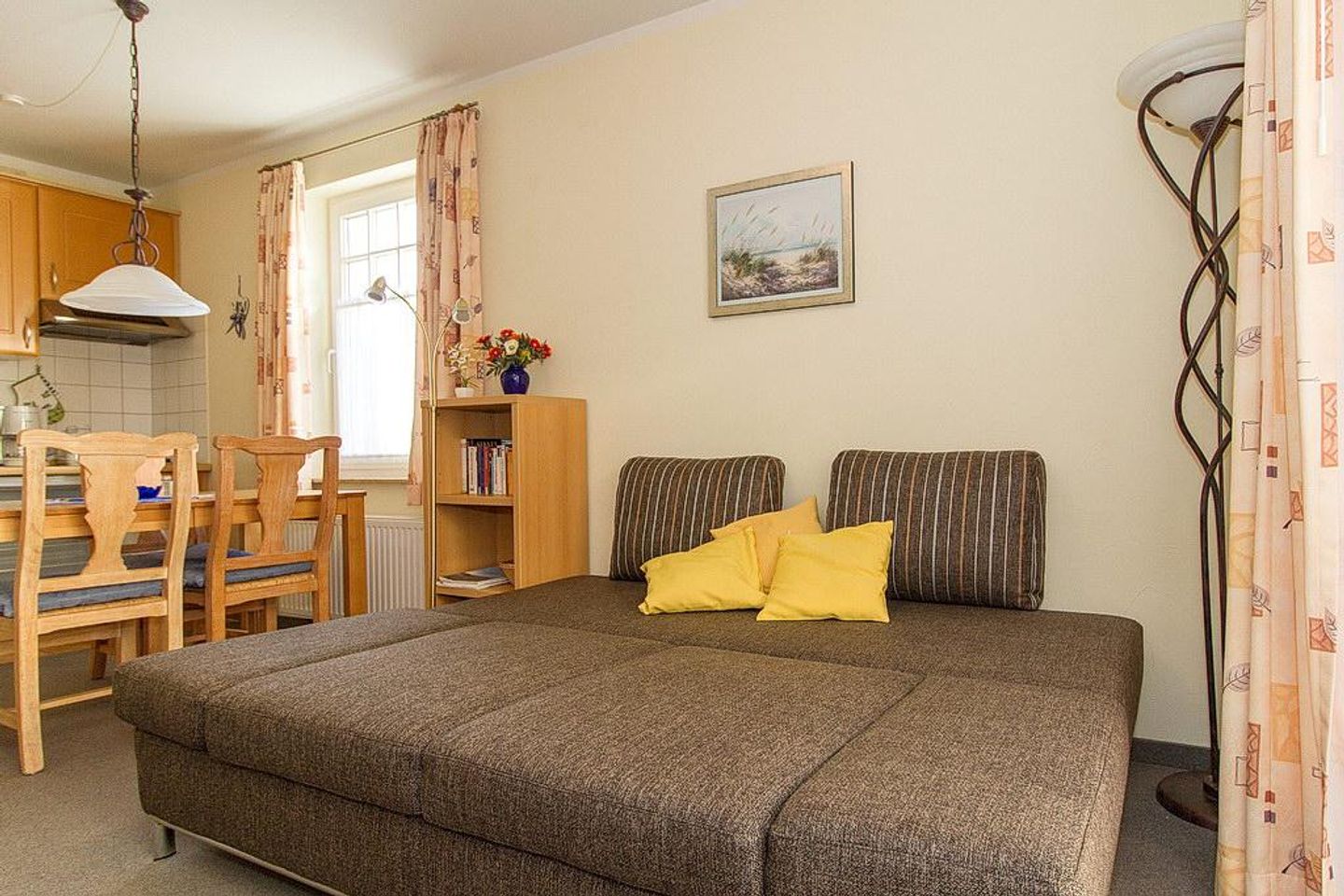 Ostseewelle Ostseewelle 009 Kühlungsborn - Wohn-Essbereich mit Schlafcouch