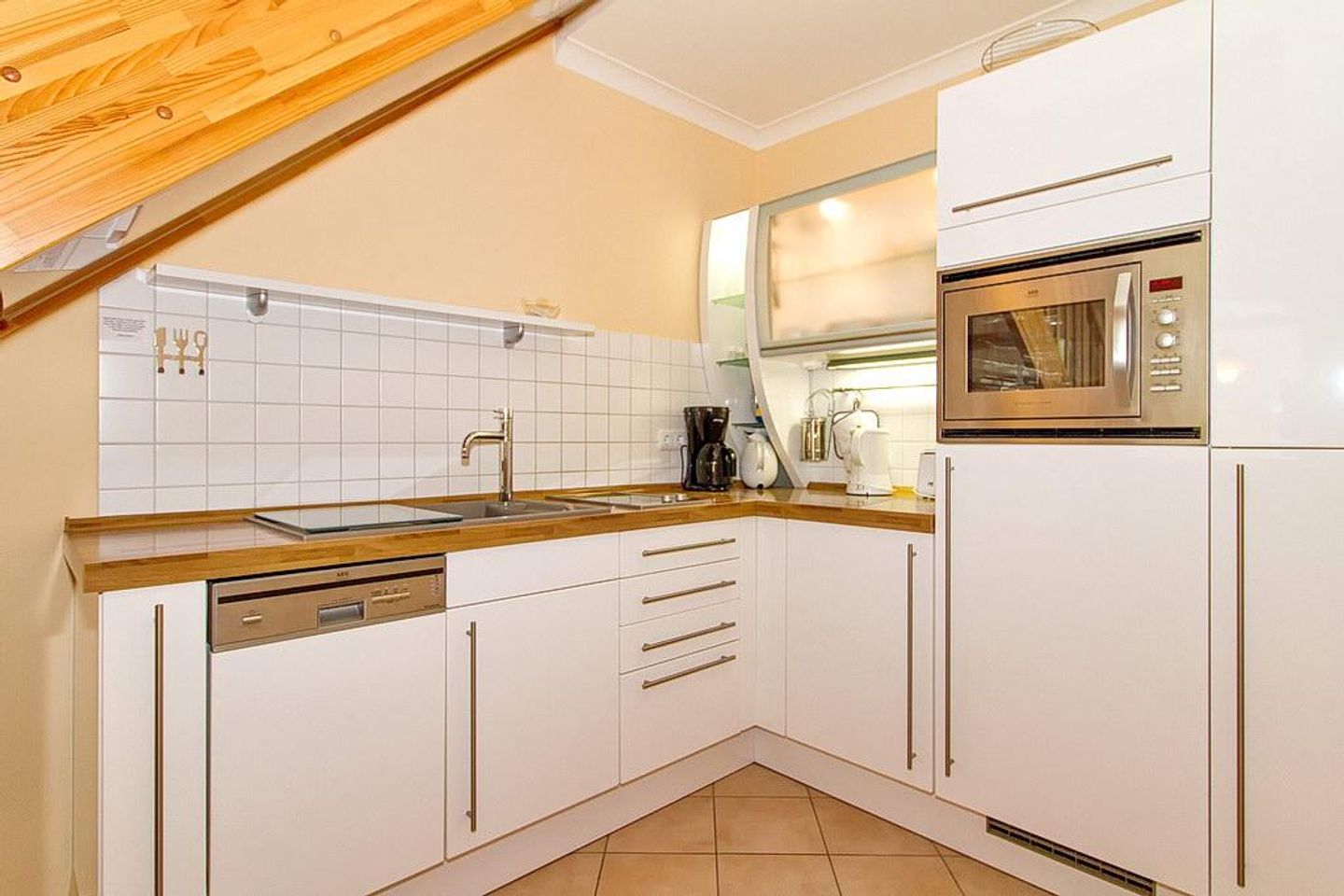 Apartment-Residenz Ostseestrand Apartment-Residenz Ostseestrand 31 Kühlungsborn - Küchenzeile mit Mikrowelle