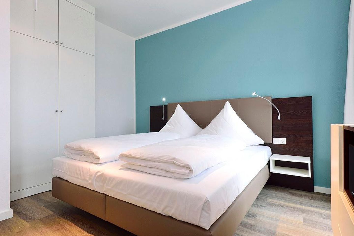 Aparthotel Anna Düne Aparthotel Anna Düne 2-40 Wangerooge - Schlafzimmer mit Doppelbett