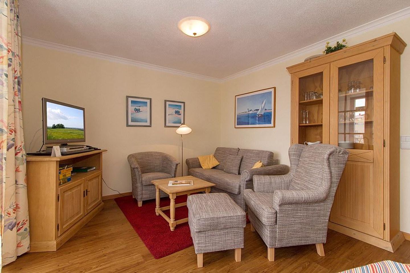Apartmenthaus Atlantik Apartmenthaus Atlantik 216 Kühlungsborn - Wohn-Essbereich mit Couch