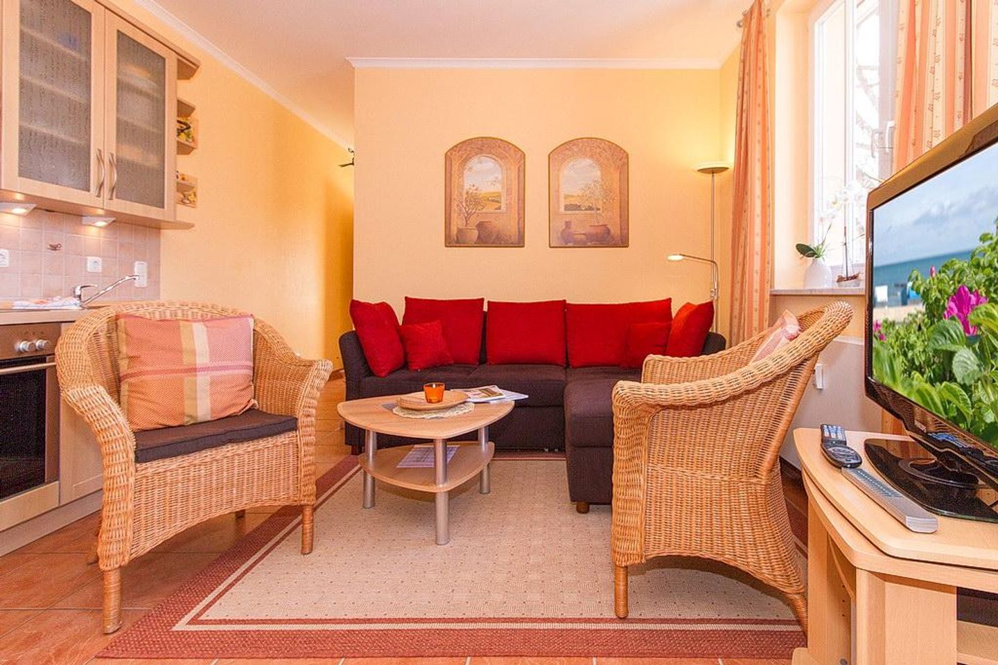 Dünenschloss Dünenschloss 1-33 Kühlungsborn - Wohn-Essbereich mit Couch