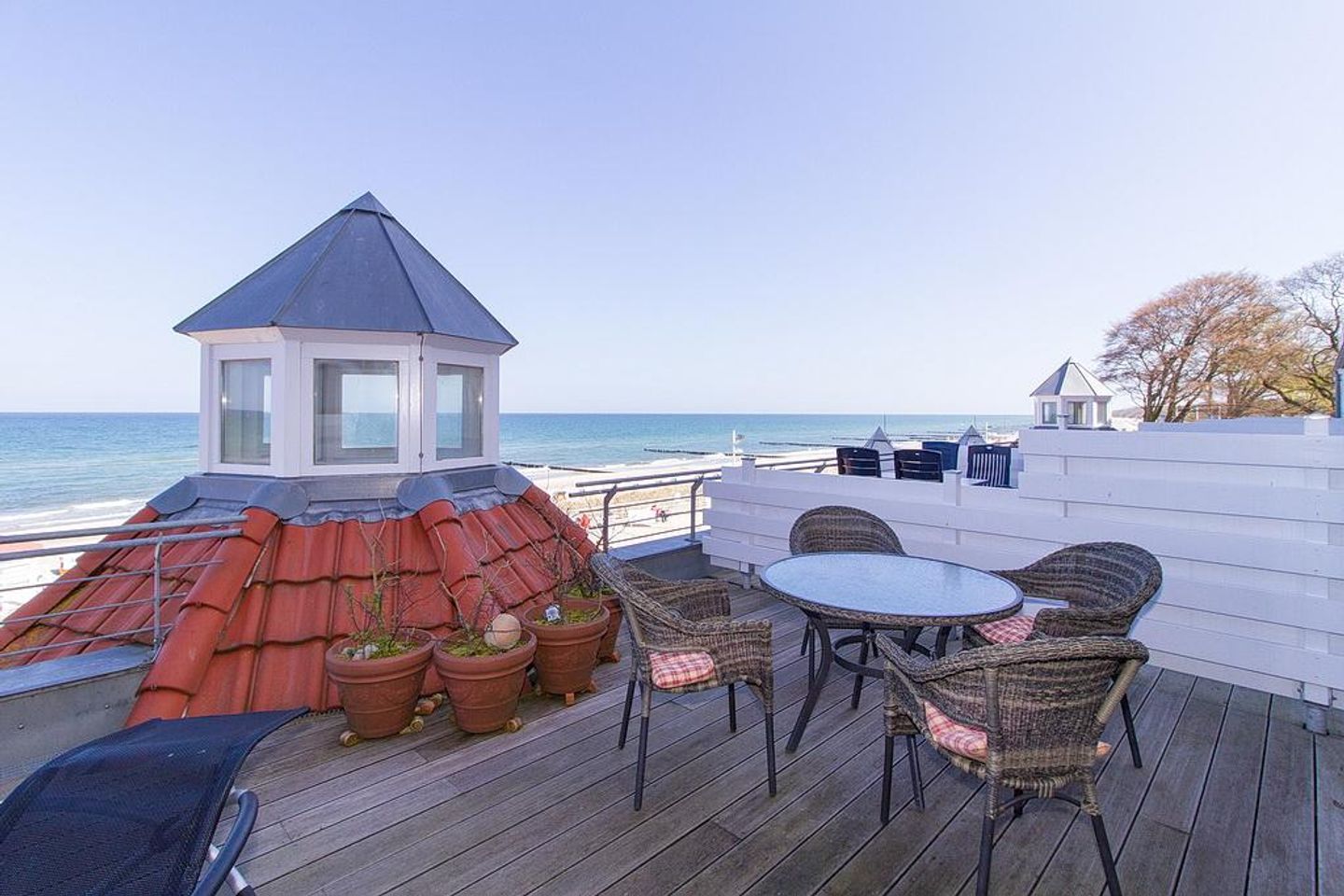 Meeresblick Meeresblick 224 Kühlungsborn - Balkon mit Gartenmöbeln