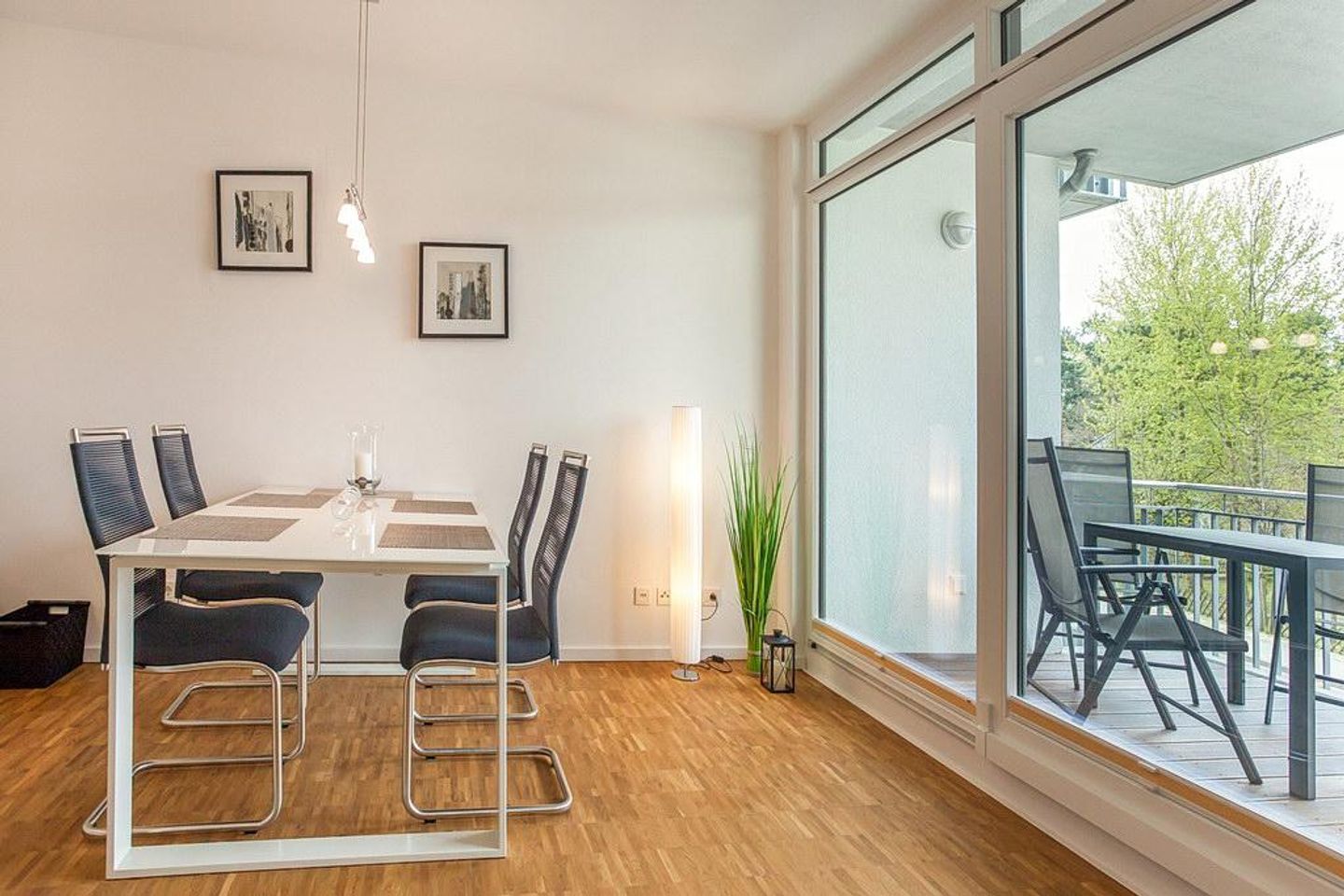 DünenResort Binz DünenResort Binz 113 Rügen - Wohn-Essbereich mit Esstisch