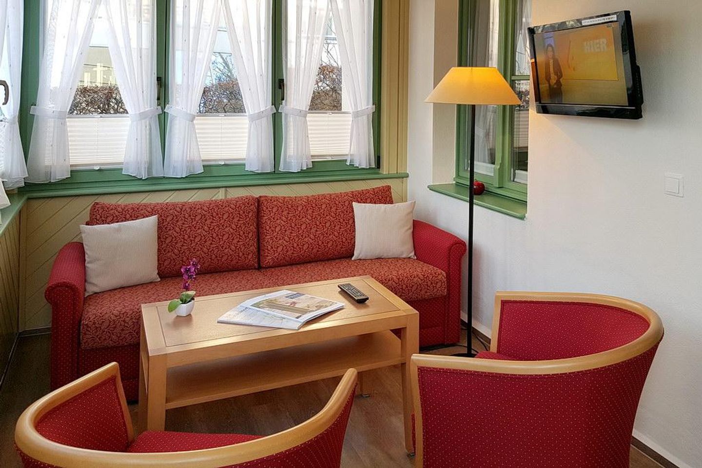 Villa am Ostseestrand Villa am Ostseestrand 001 Usedom - Wohn-Essbereich mit Couch