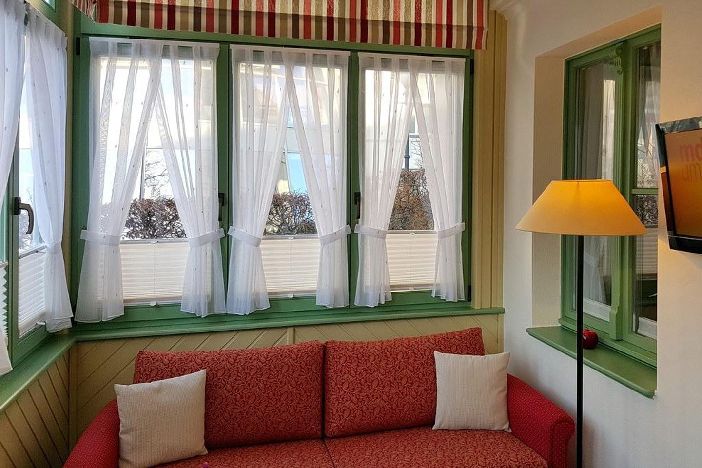 Villa am Ostseestrand Villa am Ostseestrand 001 Usedom - Wohn-Essbereich mit Couch