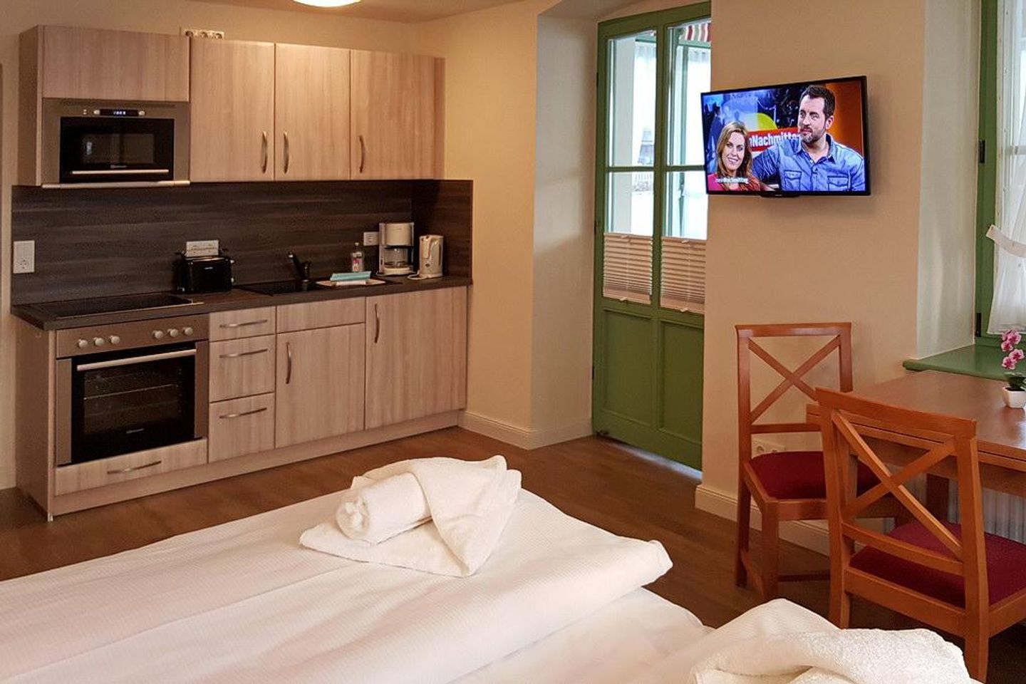 Villa am Ostseestrand Villa am Ostseestrand 001 Usedom - Wohn-Essbereich mit Schlafzimmer