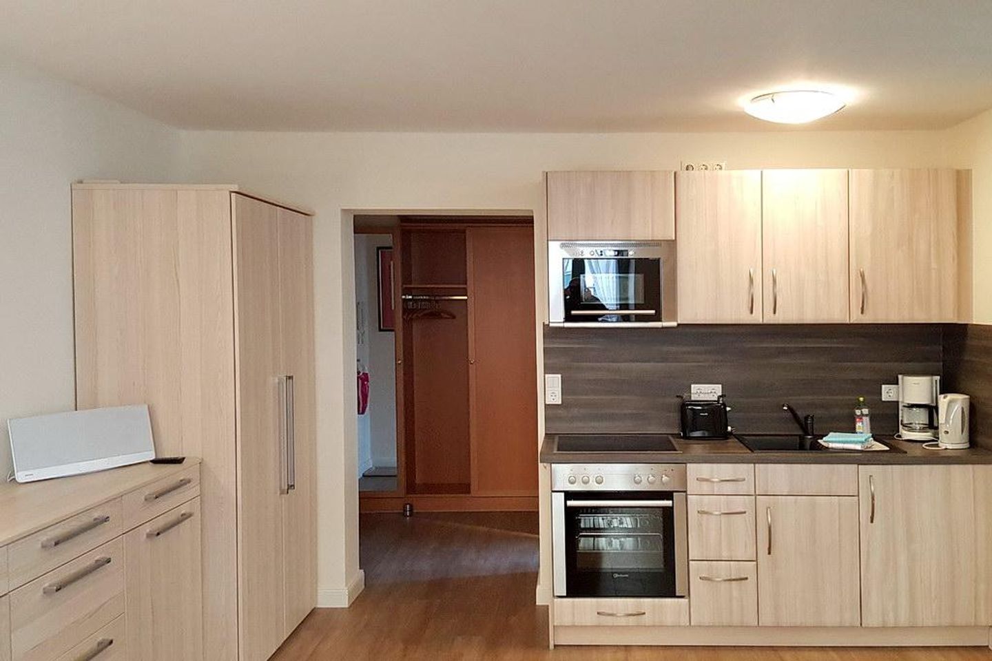 Villa am Ostseestrand Villa am Ostseestrand 001 Usedom - Küchenzeile mit Backofen