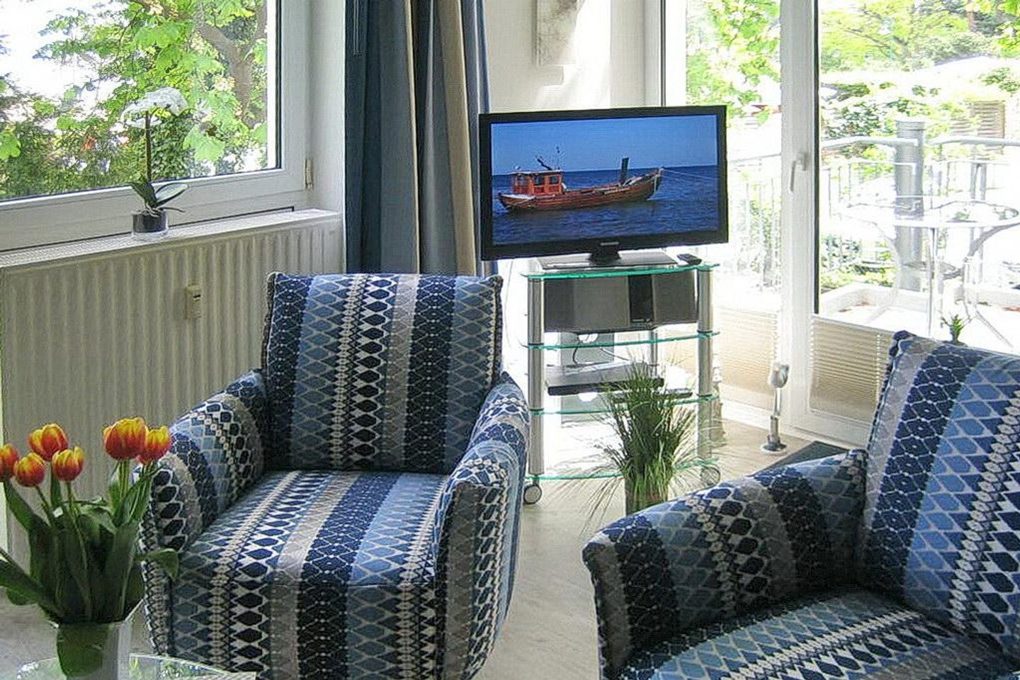 Strand-Park Strand-Park 322 Usedom - Wohn-Essbereich mit Couch und Flatscreen-TV