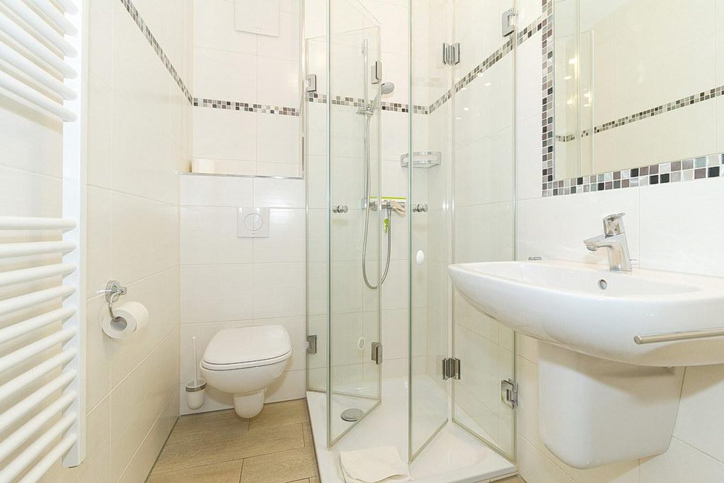 Strandschlösschen Strandschlösschen 17 Kühlungsborn - Badezimmer mit Dusche