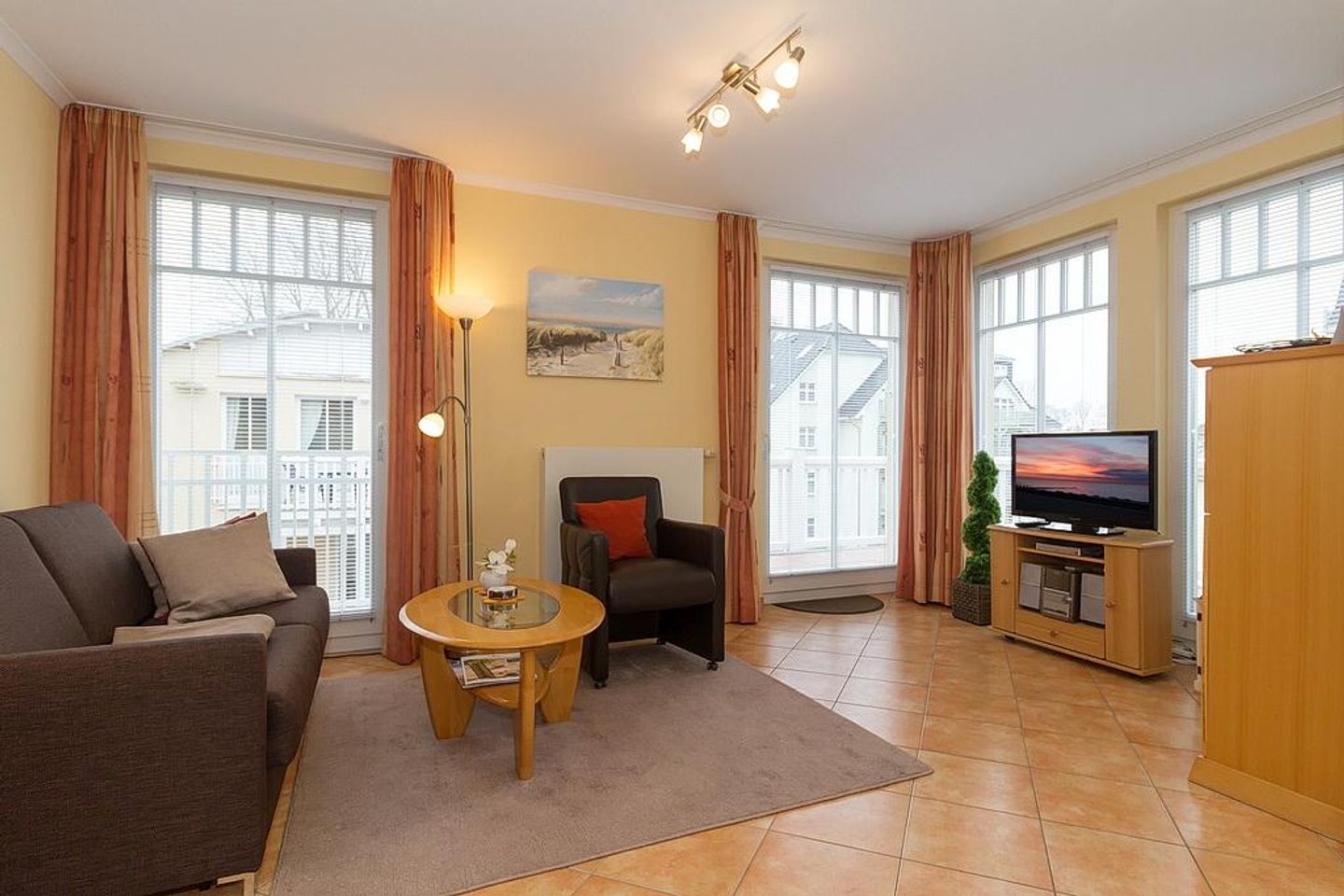 Dünenschloss Dünenschloss 2-18 Kühlungsborn - Wohn-Essbereich mit Couch