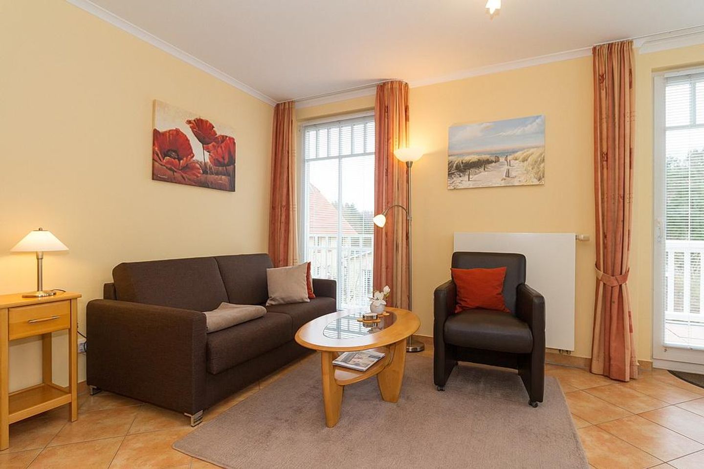 Dünenschloss Dünenschloss 2-18 Kühlungsborn - Wohn-Essbereich mit Couch