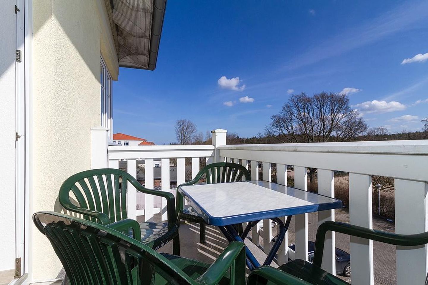 Strandschlösschen Strandschlösschen 17 Kühlungsborn - Balkon mit Gartenmöbeln