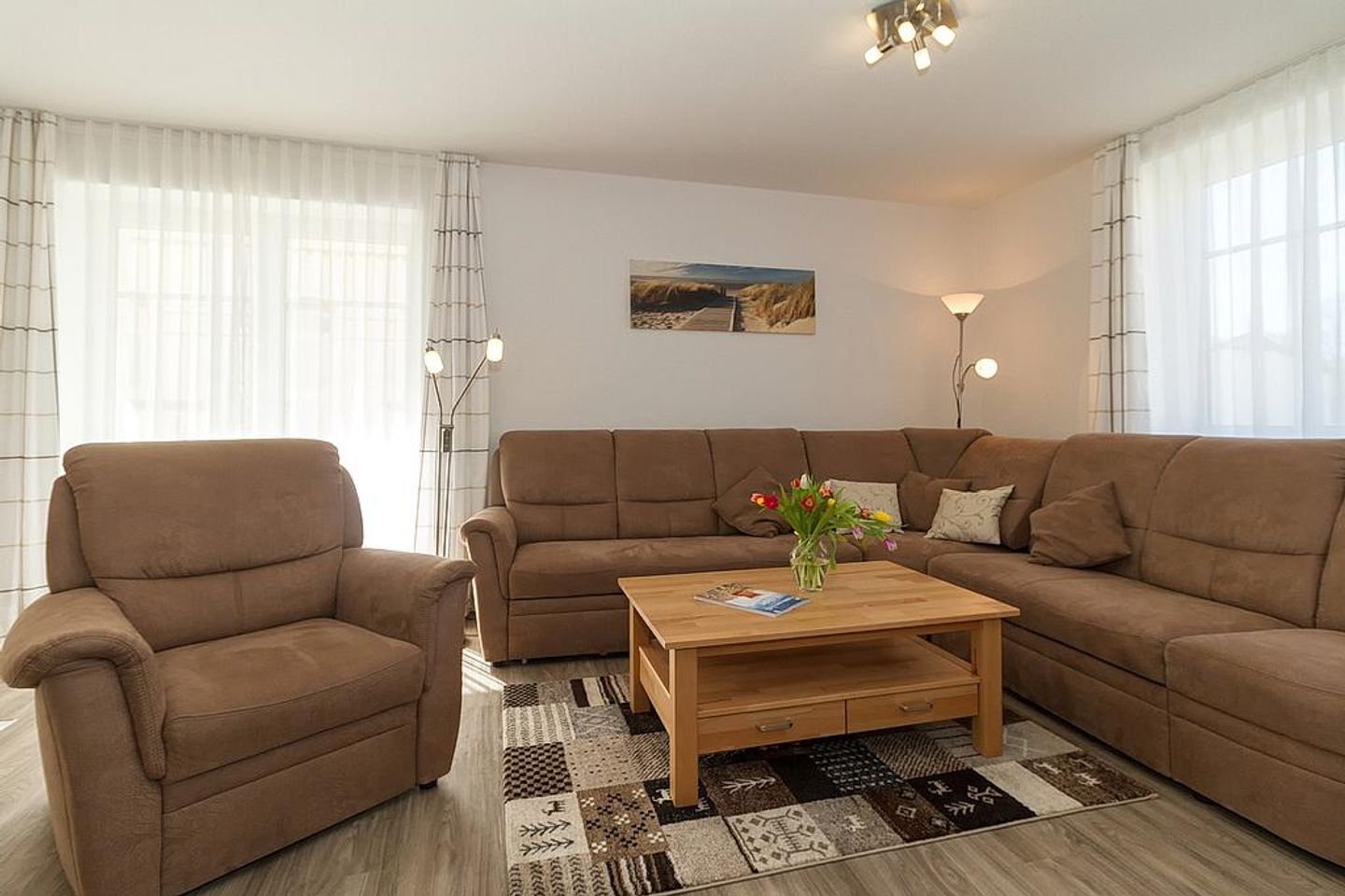 Strandschlösschen Strandschlösschen 09 Kühlungsborn - Wohn-Essbereich mit Couch