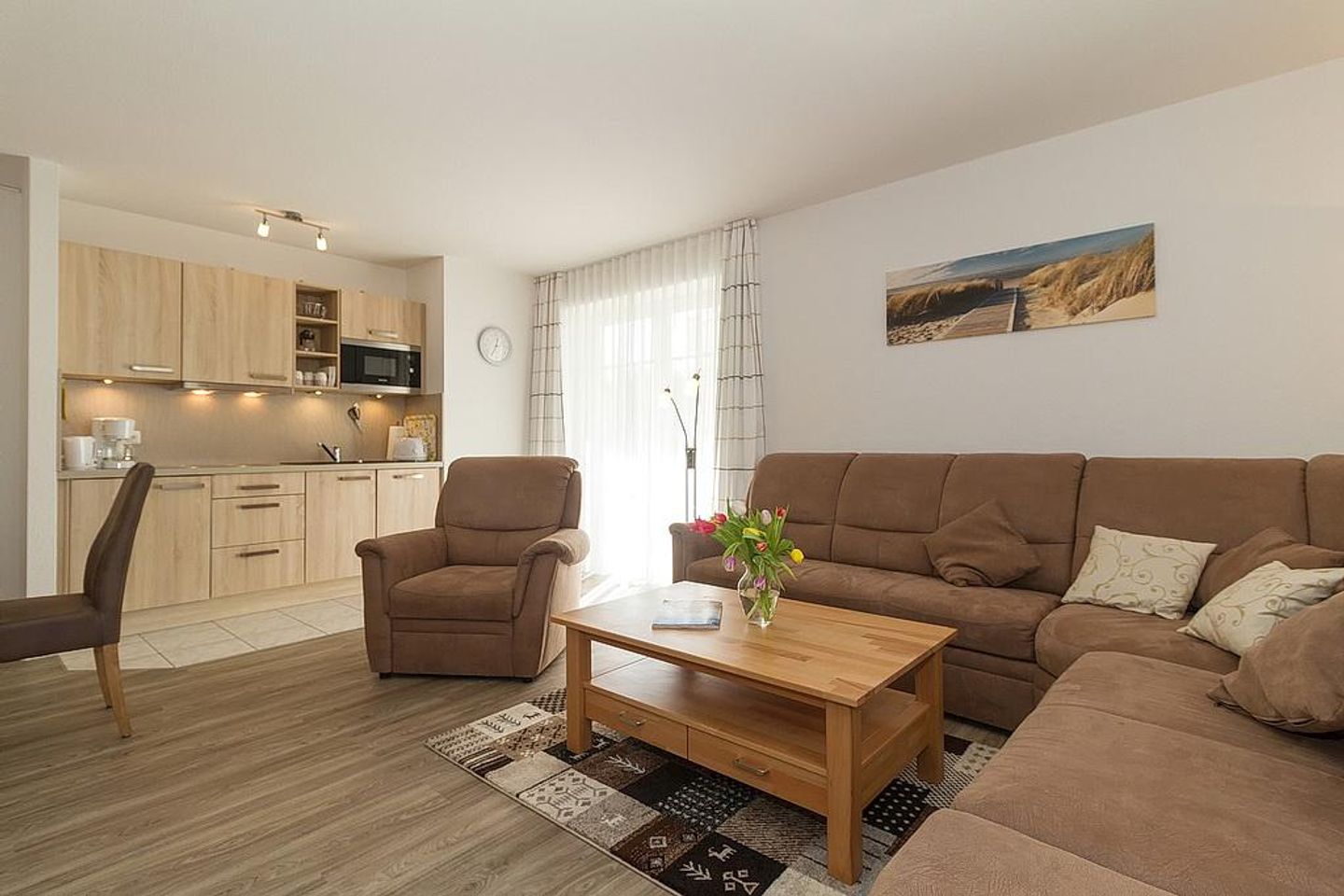 Strandschlösschen Strandschlösschen 09 Kühlungsborn - Wohn-Essbereich mit Couch