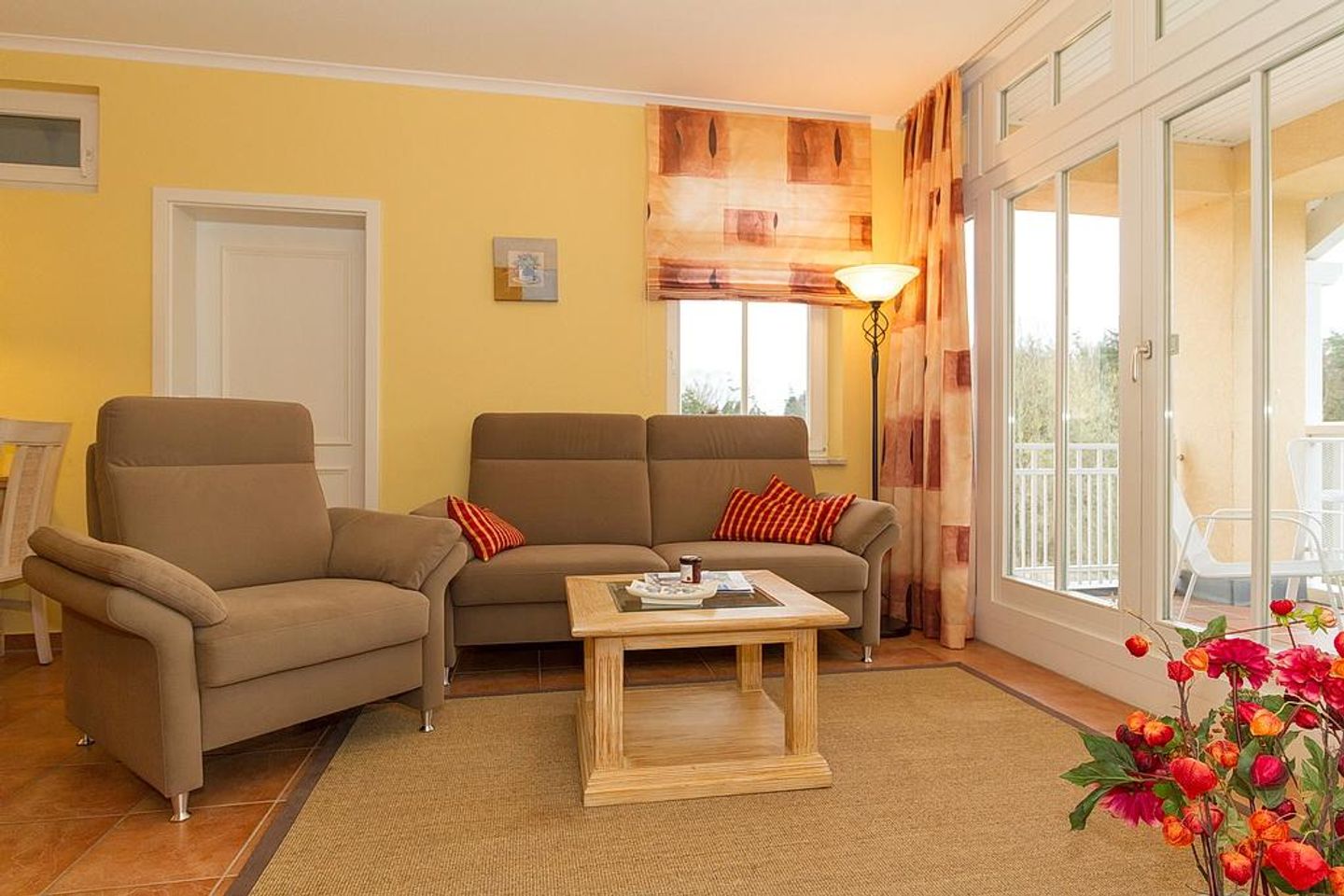 Dünenschloss Dünenschloss 1-32 Kühlungsborn - Wohn-Essbereich mit Couch