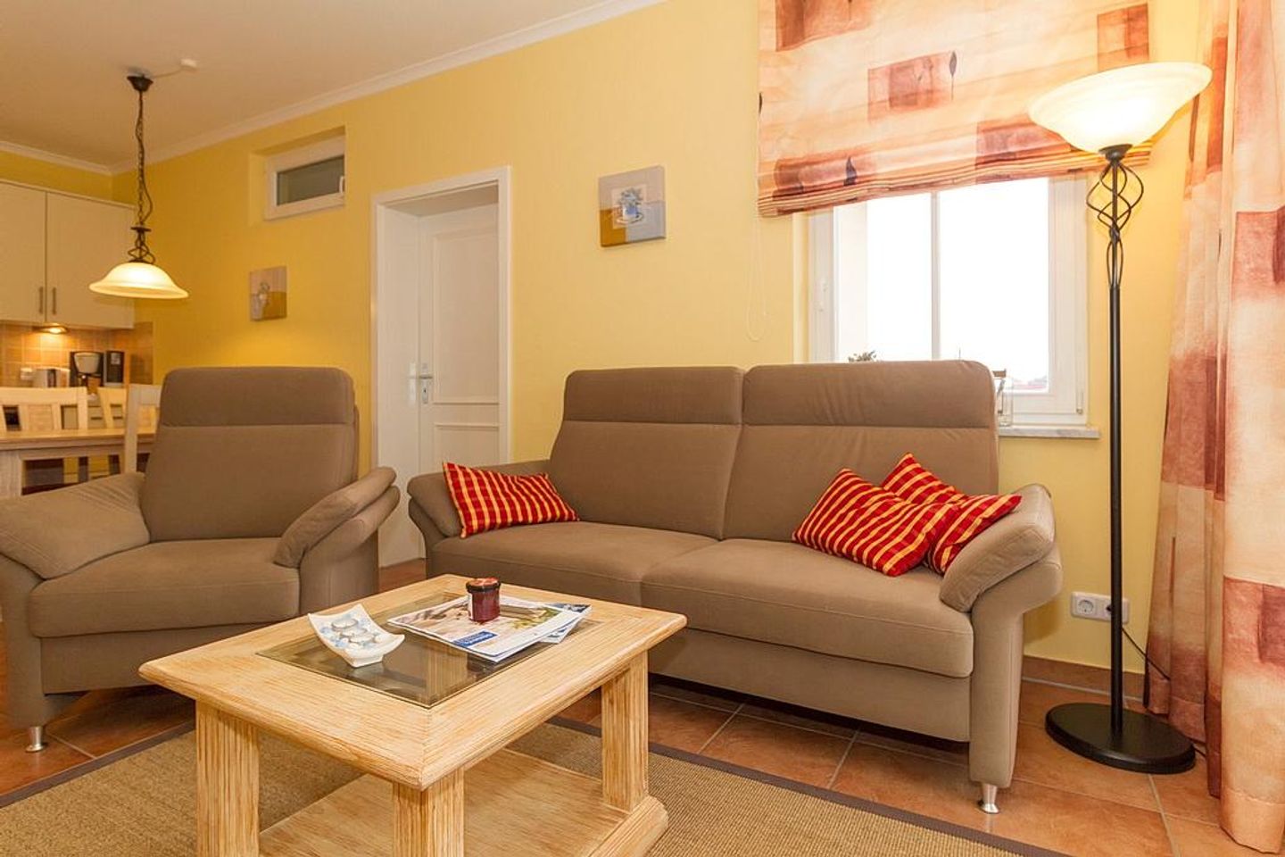 Dünenschloss Dünenschloss 1-32 Kühlungsborn - Wohn-Essbereich mit Couch