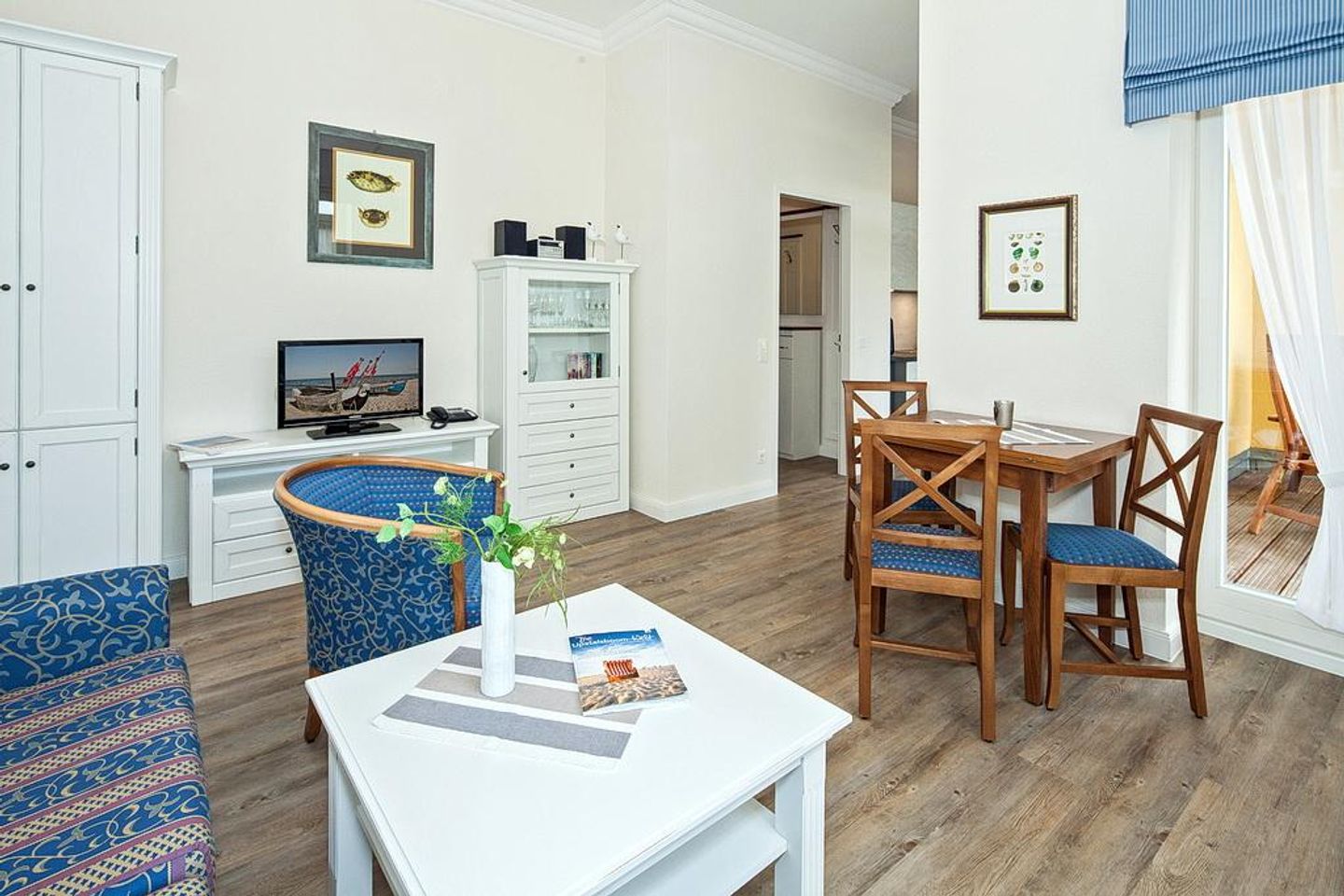 Villa Aegir Villa Aegir 104 Usedom - Wohn-Essbereich mit Couch und Esstisch