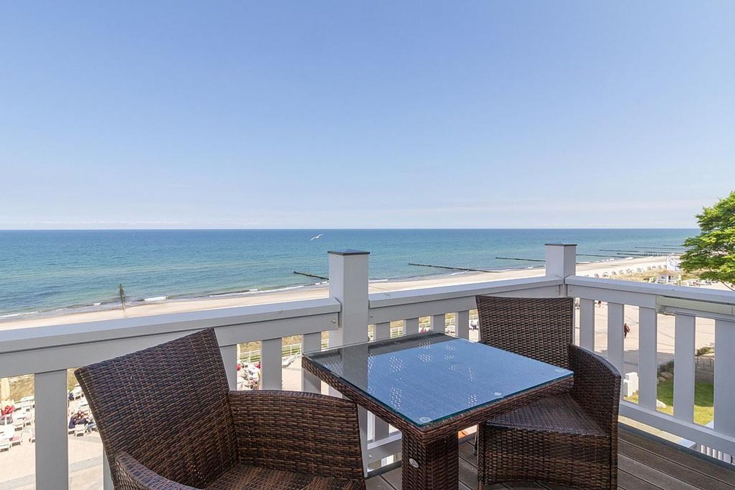 Meeresblick Meeresblick 420 Kühlungsborn - Balkon mit Gartenmöbeln