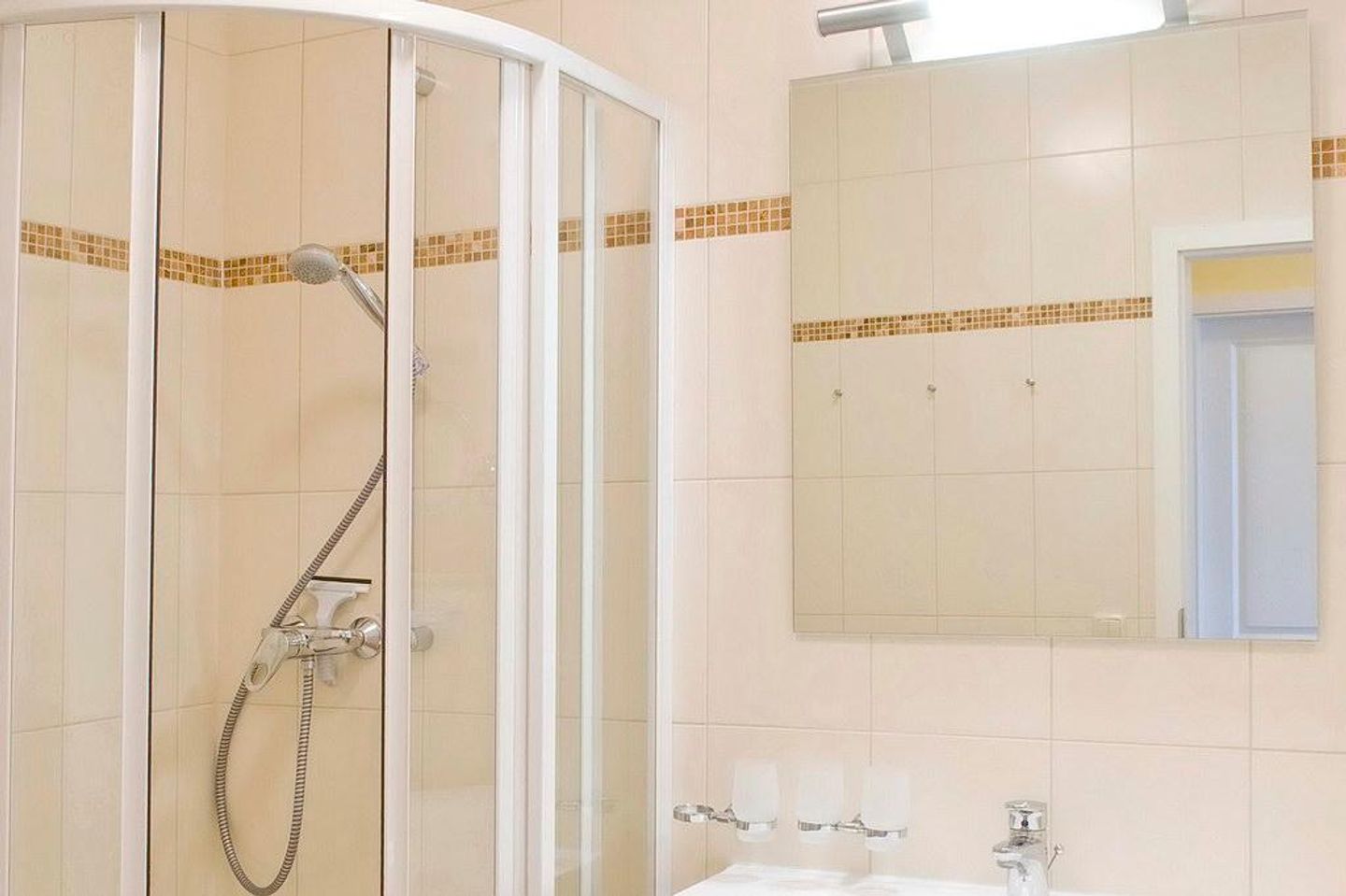 Urlaubsräume am Meer Urlaubsräume am Meer 4-9 Kühlungsborn - Badezimmer mit Dusche