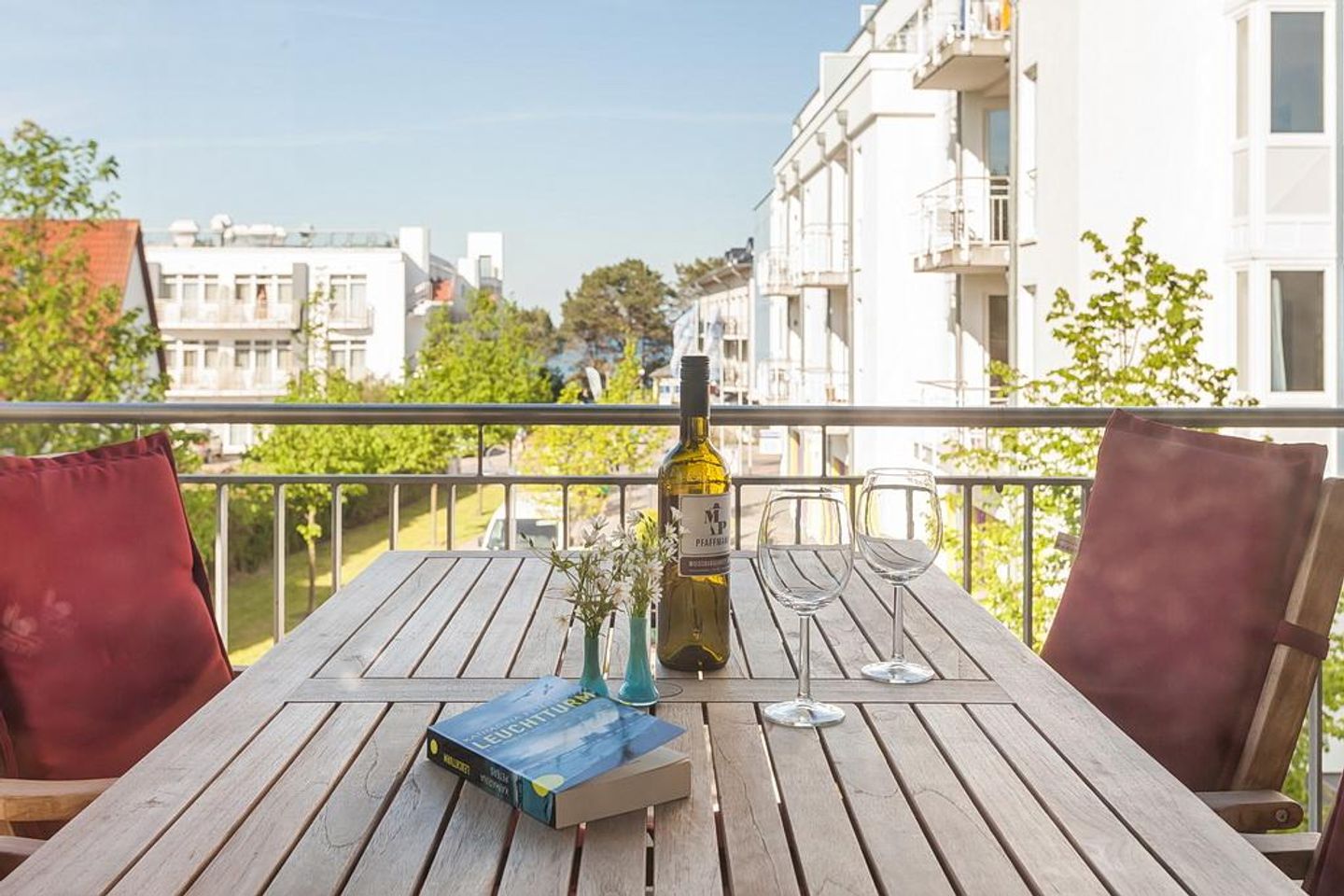 DünenResort Binz DünenResort Binz 127 Rügen - Balkon mit Gartenmöbeln