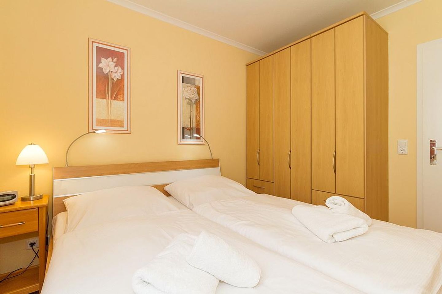 Dünenschloss Dünenschloss 2-18 Kühlungsborn - Schlafzimmer mit Doppelbett