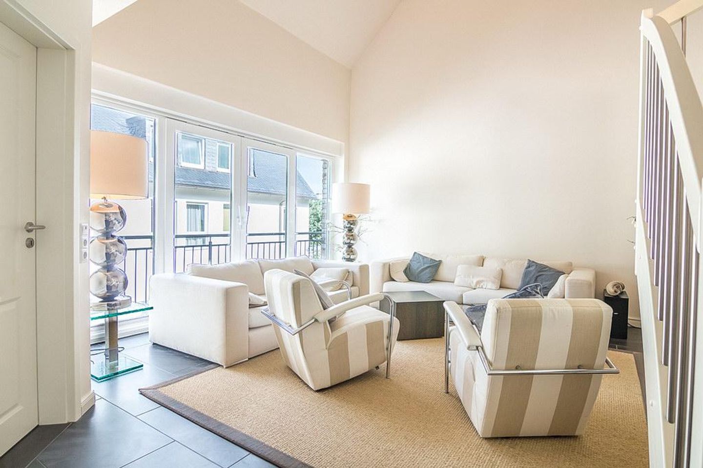 Sandperle Gorch Fock Sandperle Gorch Fock 08 Borkum - Wohnbereich mit Sitzgelegenheit