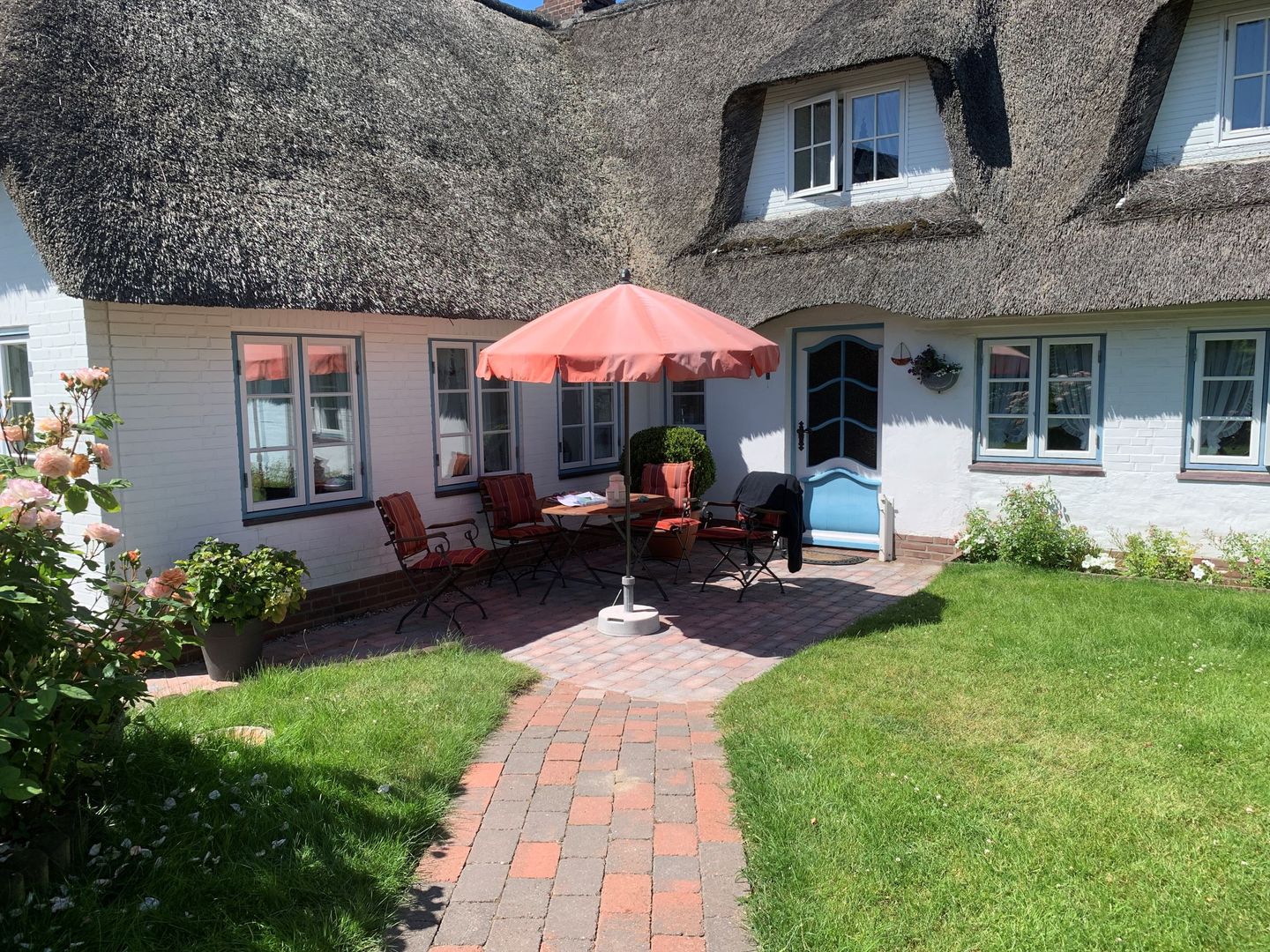 Friesenhaus Arnold Wohnen unter Reet mit Terrasse uns Garten Nebel auf Amrum - 