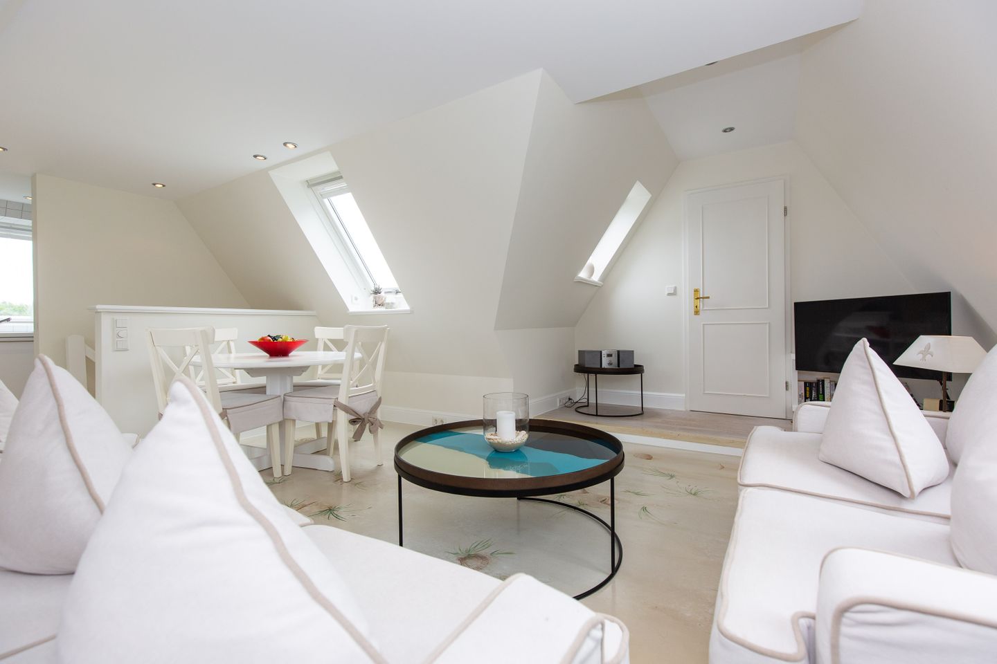 Abaqo Appartements 02 Weidenstieg 5 Wenningstedt - Wohnzimmer