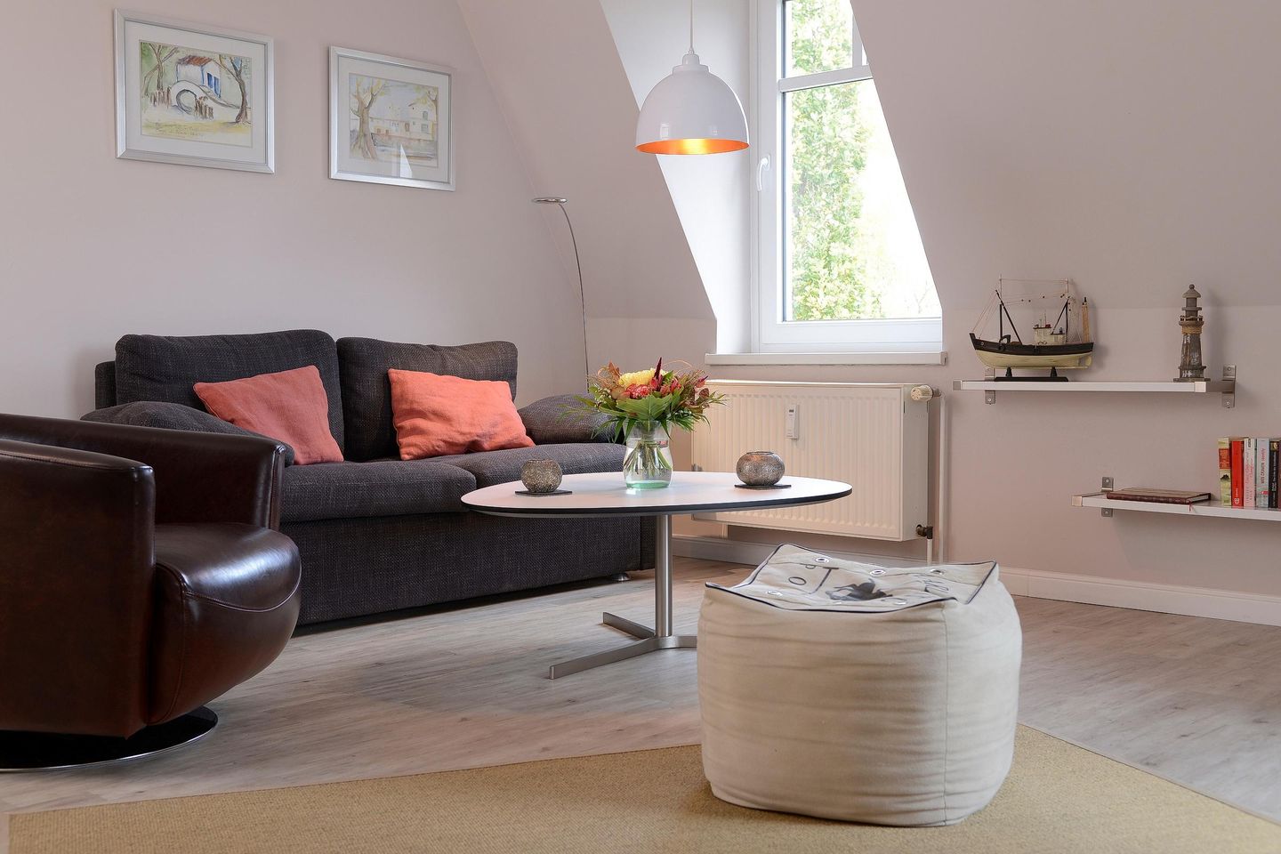 Ferienwohnanlage Seebachpark Seebachpark Boltenhagen - Wohn-Schlafbereich mit Sitzgelegenheit