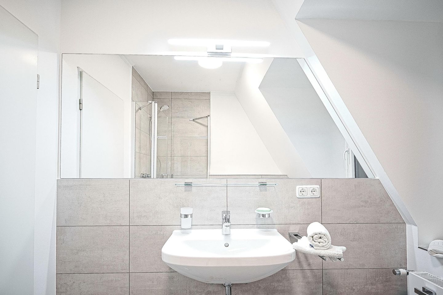 Ferienwohnanlage Seebachpark Seebachpark Boltenhagen - Badezimmer mit Waschtisch