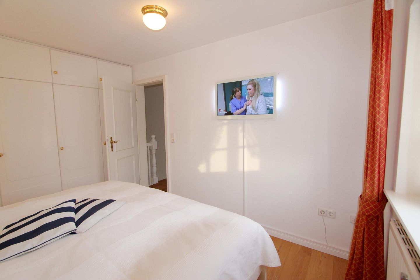 Haus Meeresbrise - Westerstr. 26a, App. 4 Wenningstedt - Schlafzimmer