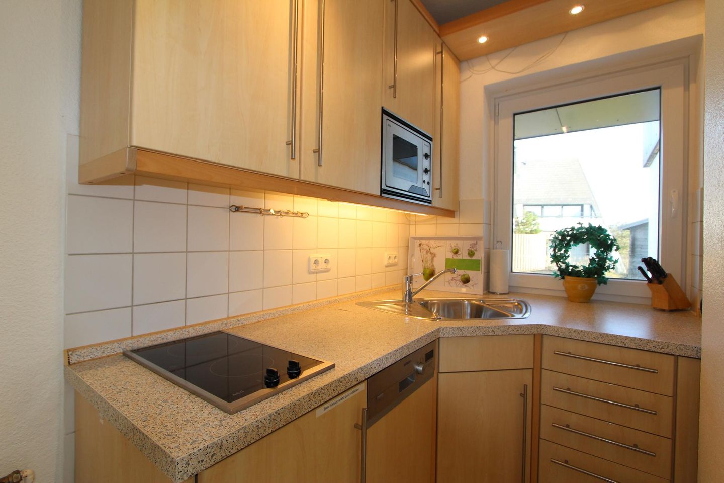 Neptun - Dünenstr. 2, App. 1 Wenningstedt - Küche / Küchenzeile