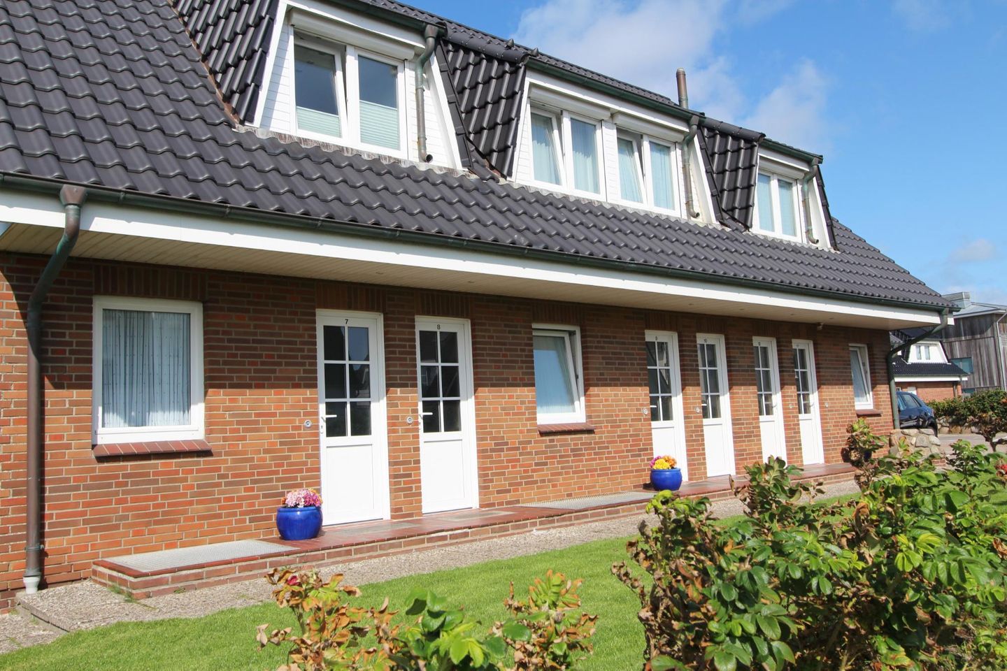 Trutz blanker Hans  - Dünenstr. 19, App. 8 Wenningstedt - Fassade / Eingang