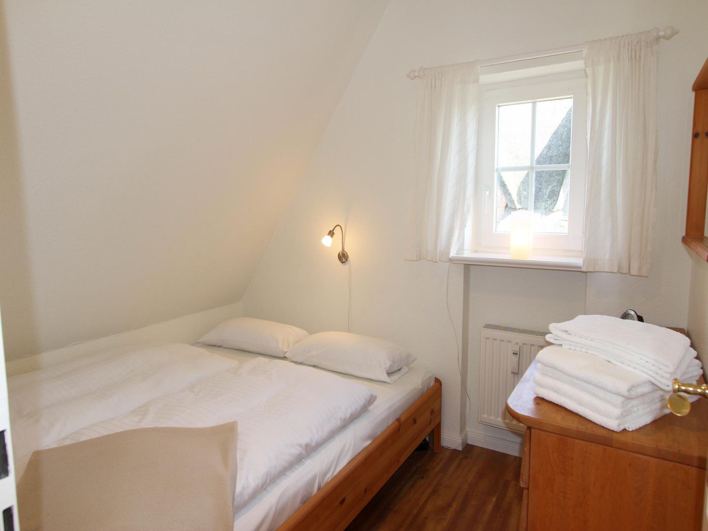 Maike  - Feldmarkstr. 16, App. 4 Wenningstedt - Schlafzimmer