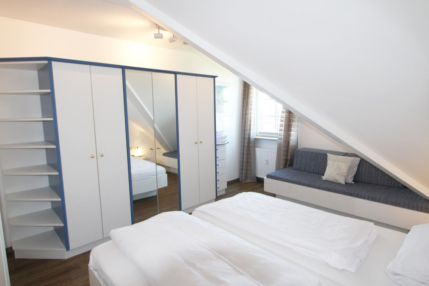 Atlantik  - Strandstr. 15, App. 11 Wenningstedt - Schlafzimmer