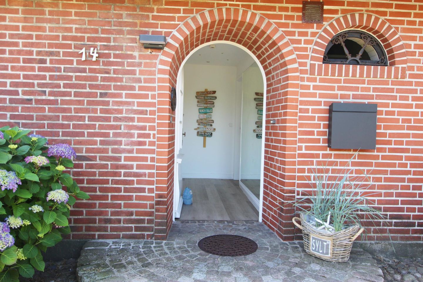 Landhaus Braderup - Braderuper Str. 14 Wenningstedt - Fassade / Eingang