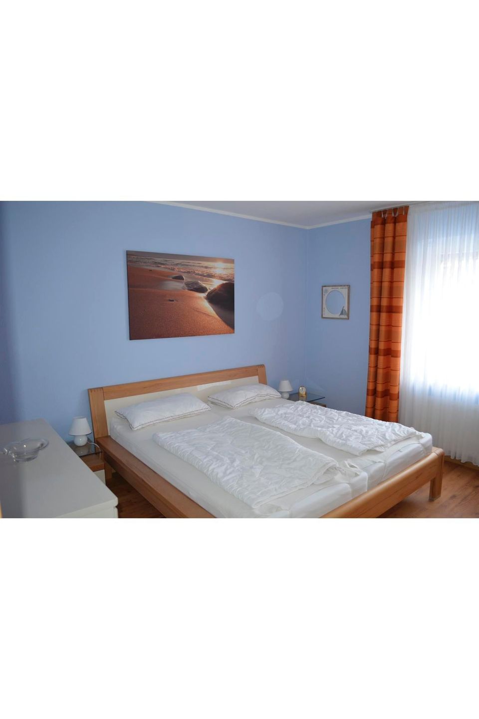  Ferienwohnung Am Yachthafen Harlesiel - Schlafzimmer