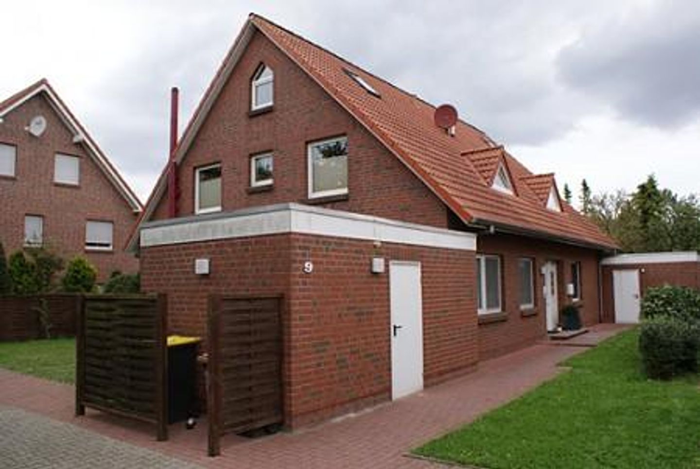  Ferienwohnung Am Harlebogen 9 Whg. 2 Carolinensiel - Fassade / Eingang