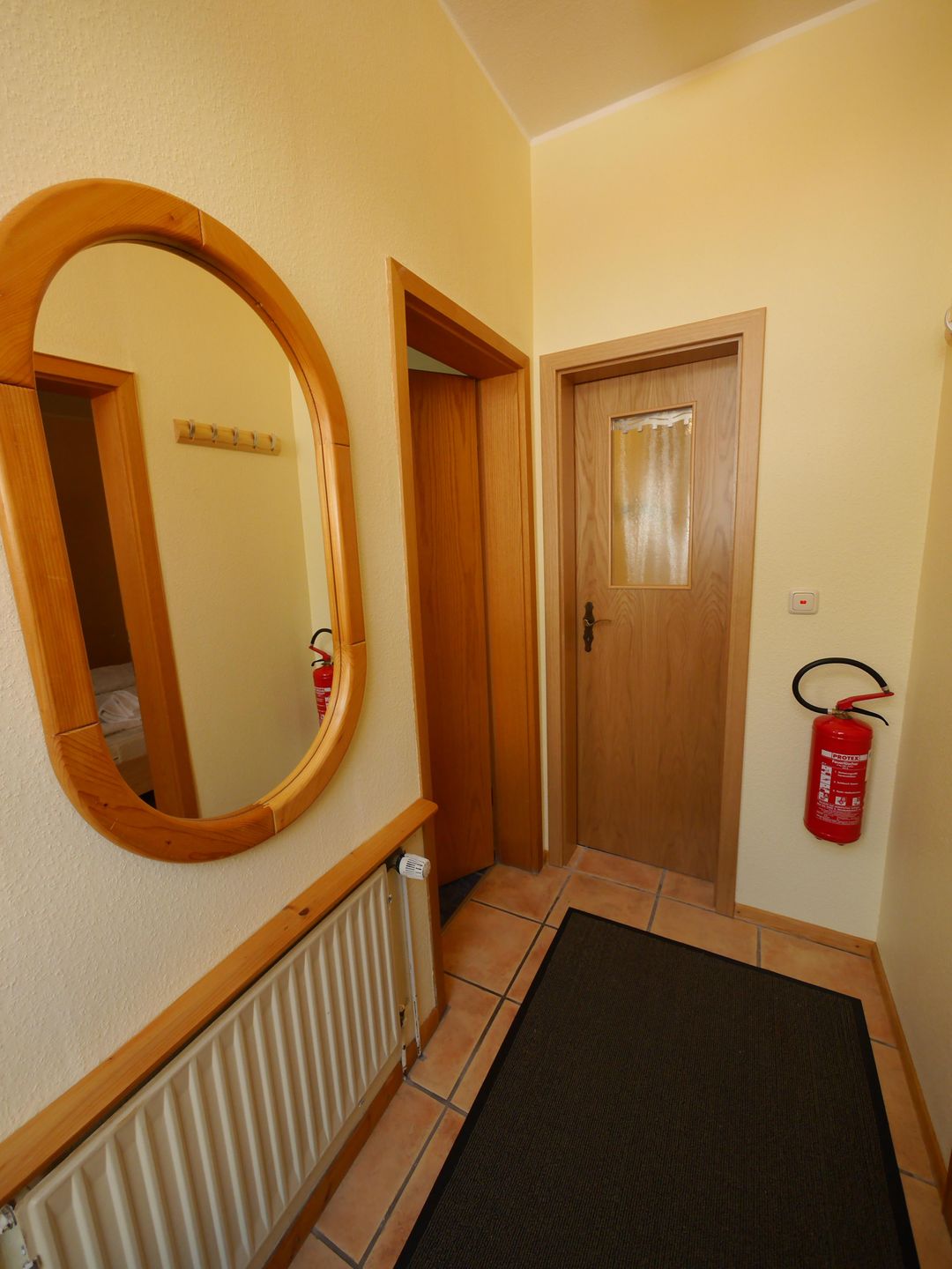  Ferienwohnung Am Hafen West "Kutter" Carolinensiel - 