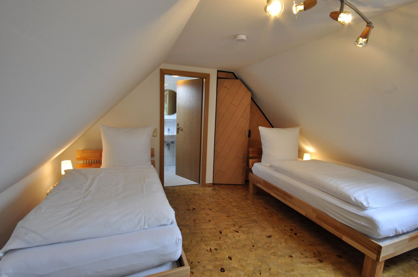  Ferienwohnung Elke Am Harlebogen 9 Whg. 3 Carolinensiel - Schlafzimmer