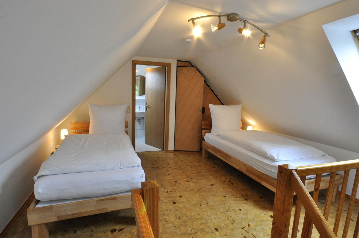  Ferienwohnung Elke Am Harlebogen 9 Whg. 3 Carolinensiel - Schlafzimmer