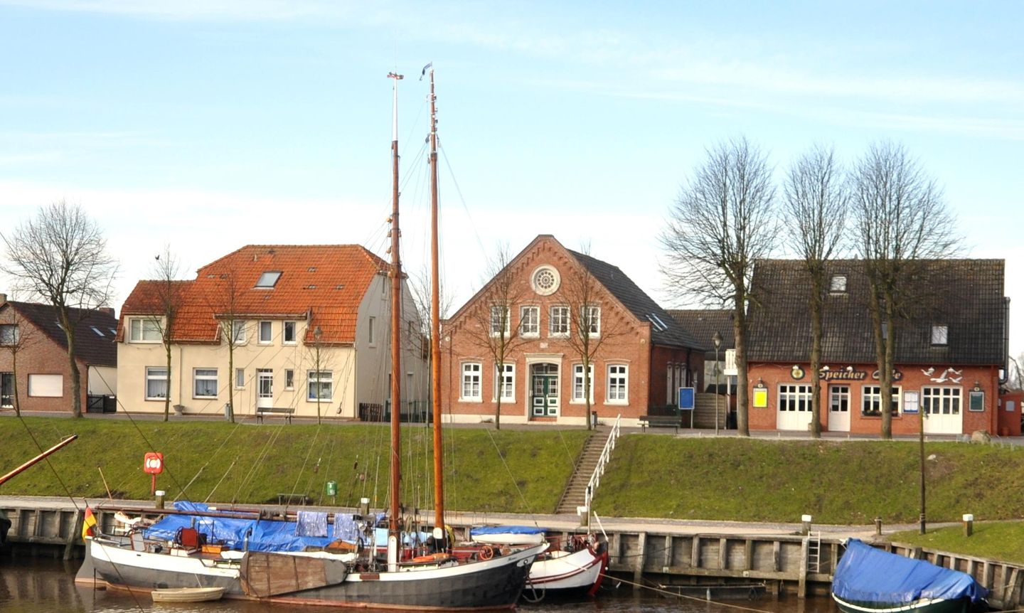  Ferienwohnung Am Hafen West "Kutter" Carolinensiel - 
