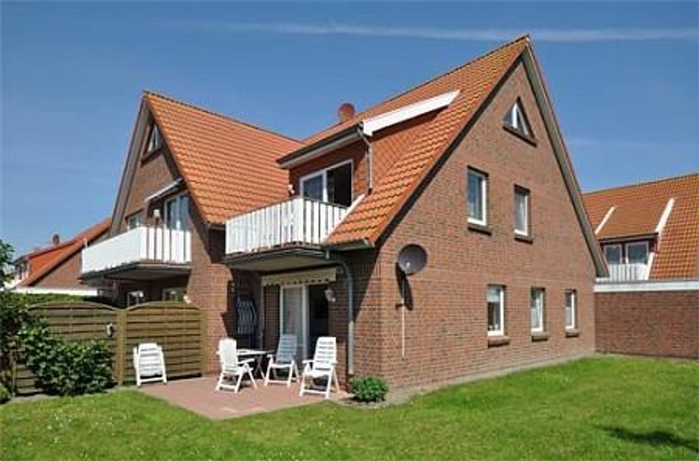  Ferienwohnung Am Harlebogen 10 Whg. 1 Carolinensiel - Fassade / Eingang