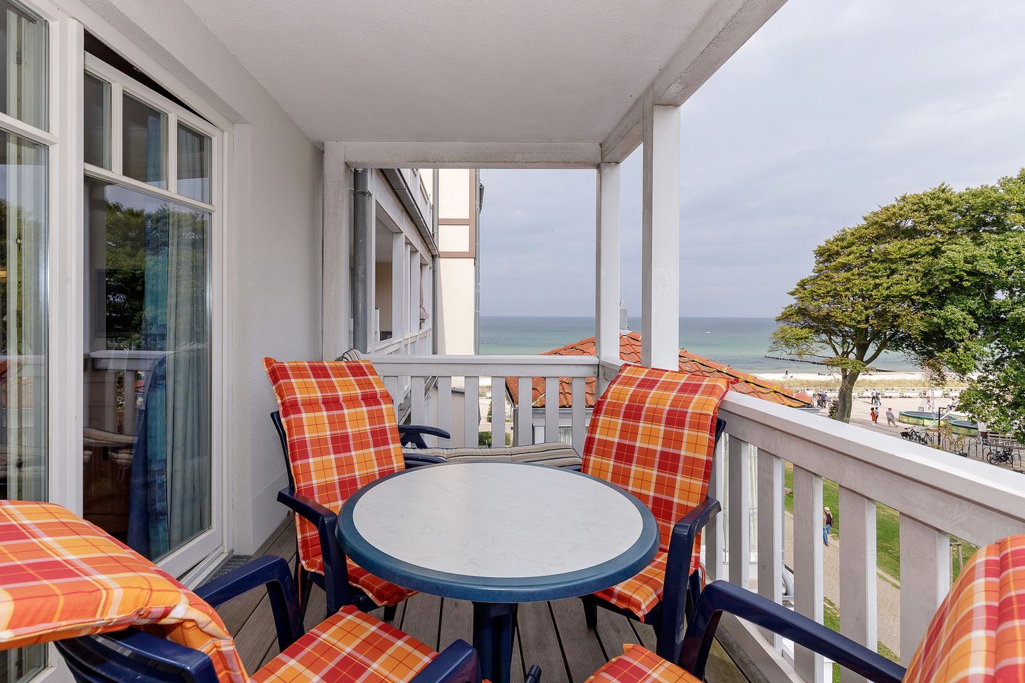 Meeresblick Meeresblick 302 Kühlungsborn - Balkon mit Gartenmöbeln